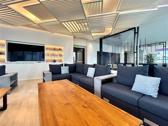 227 NE 2nd Street # 3008, Miami FL 33132