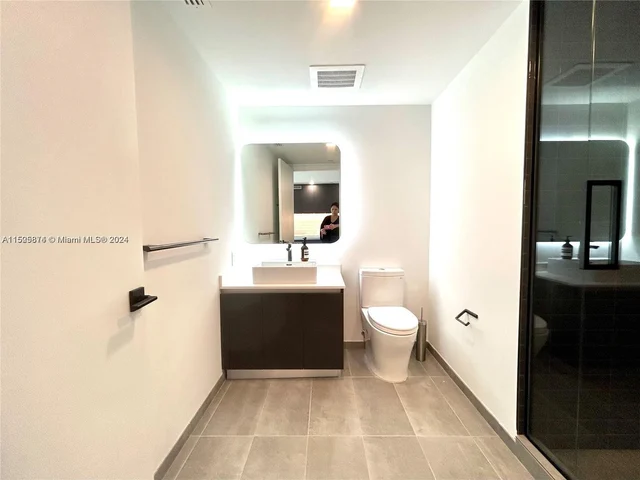 227 NE 2nd Street # 3008, Miami FL 33132