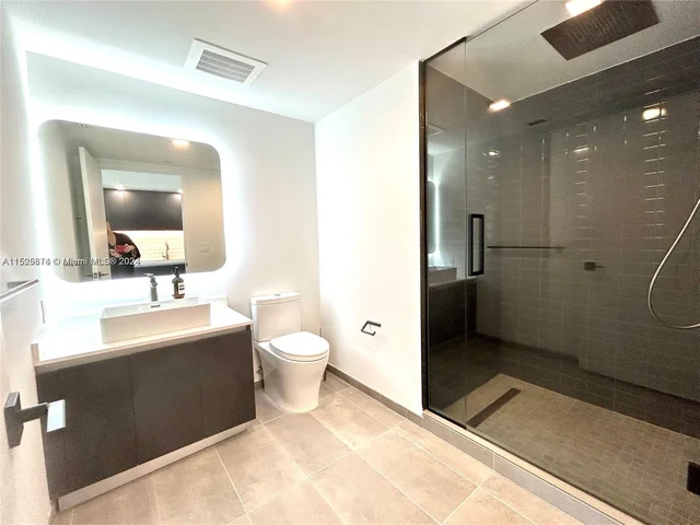 227 NE 2nd Street # 3008, Miami FL 33132