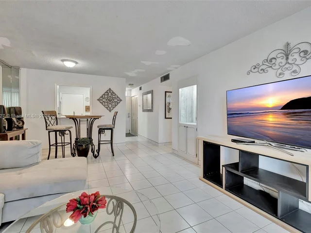 3551 NE 169th St # 100, North Miami Beach FL 33160