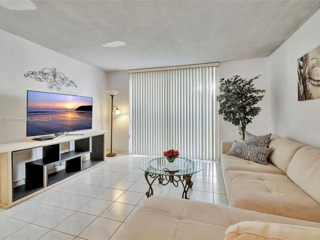 3551 NE 169th St # 100, North Miami Beach FL 33160