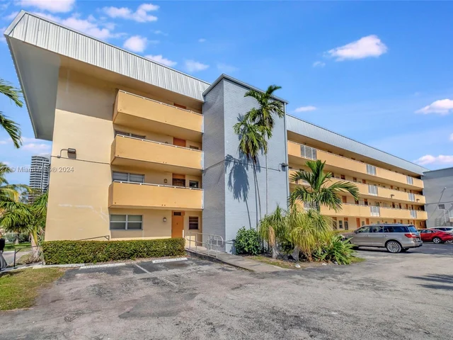 3551 NE 169th St # 100, North Miami Beach FL 33160