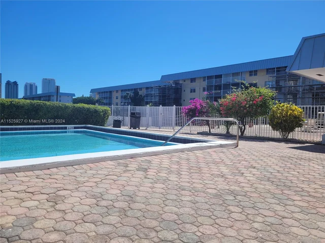 3551 NE 169th St # 100, North Miami Beach FL 33160