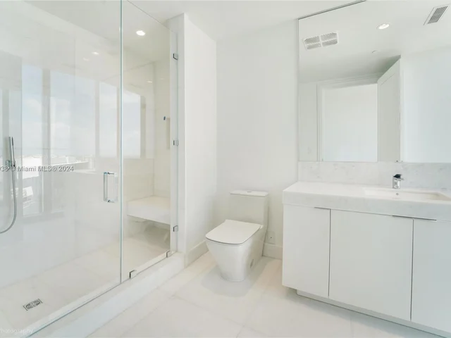 17975 collins ave # 3302, Sunny Isles Beach FL 33160