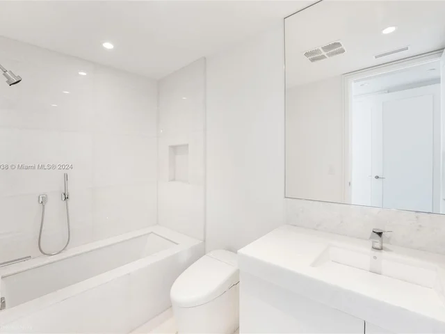17975 collins ave # 3302, Sunny Isles Beach FL 33160