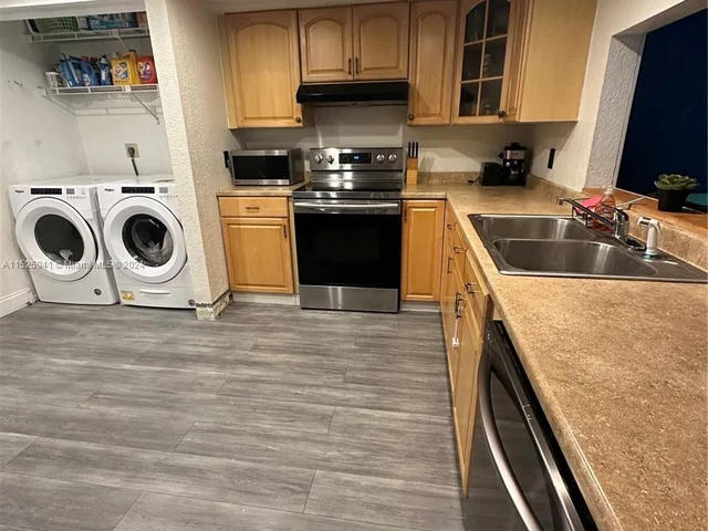 9435 NW 42nd St # 9435, Sunrise FL 33351