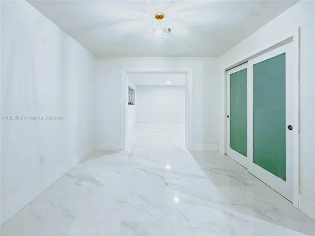 528 Sevilla Ave, Coral Gables FL 33134