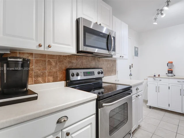 1865 NE 79th St Cswy # 5M, North Bay Village FL 33141