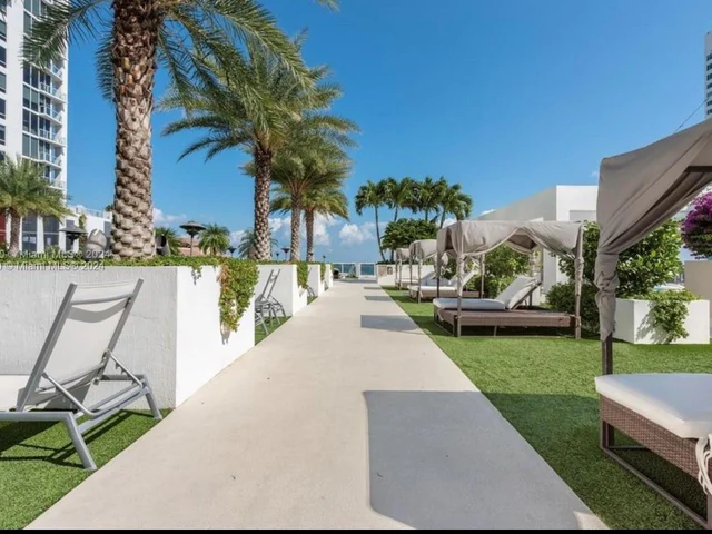 600 NE 27th St # 1902, Miami FL 33137