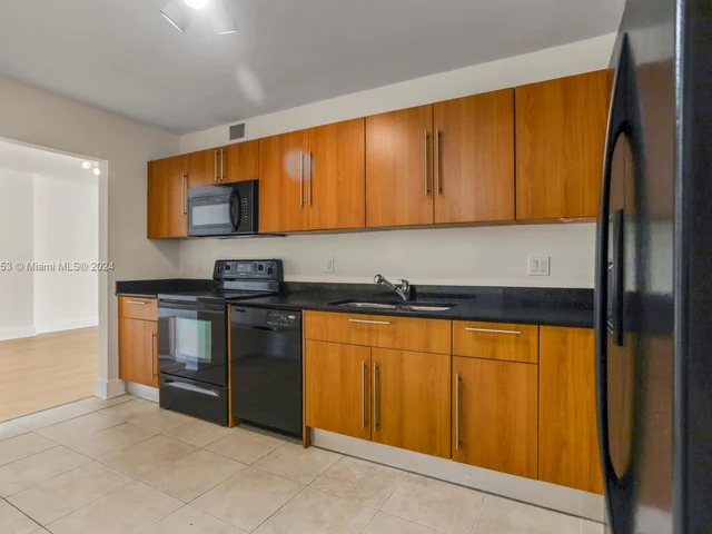 3000 S Ocean Dr # 1110, Hollywood FL 33019