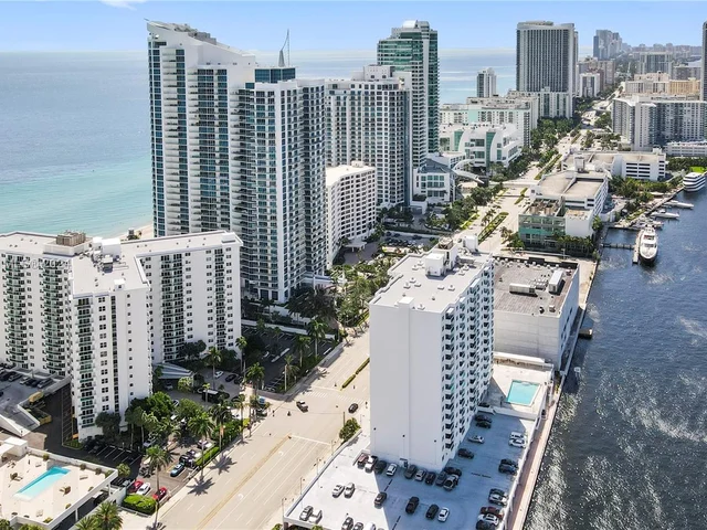 3000 S Ocean Dr # 1110, Hollywood FL 33019