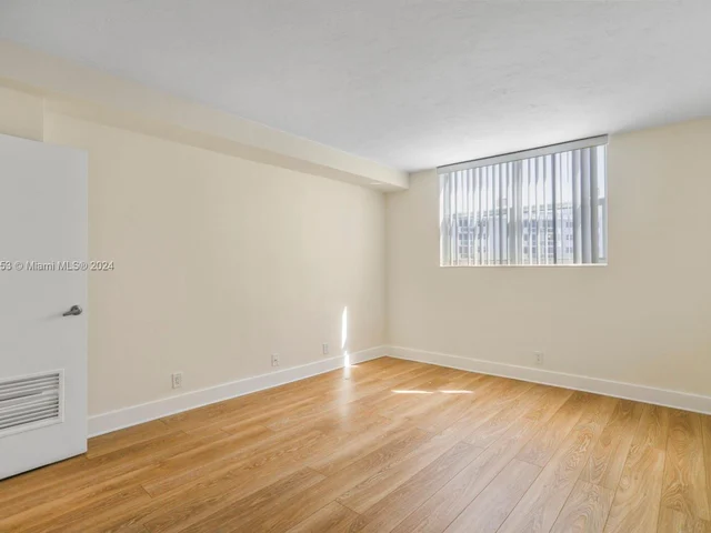 3000 S Ocean Dr # 1110, Hollywood FL 33019