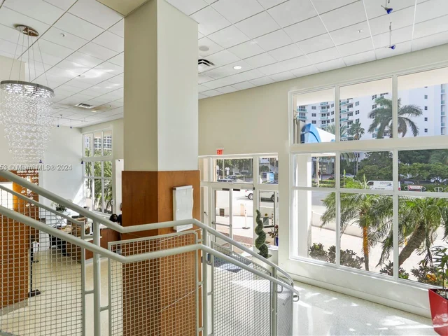 3000 S Ocean Dr # 1110, Hollywood FL 33019