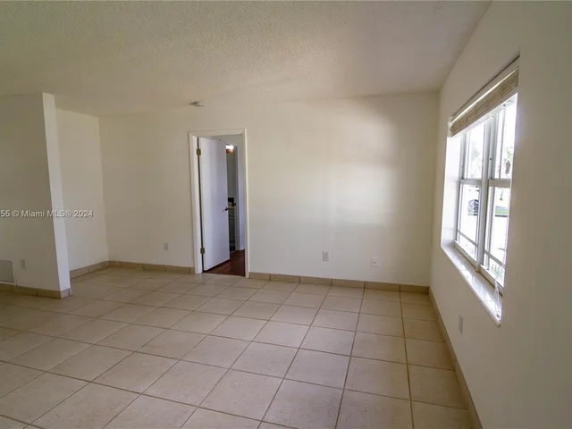 6815 SW 134th Ct, Miami FL 33183