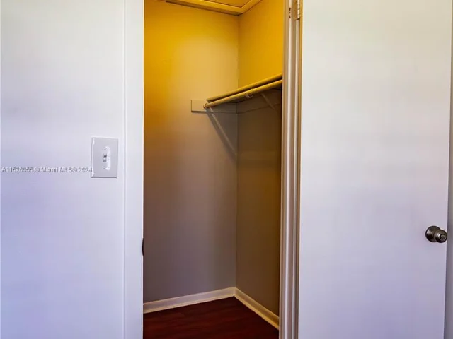 6815 SW 134th Ct, Miami FL 33183