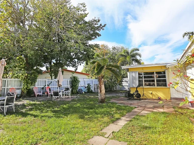 1124 NW 18th Ct, Fort Lauderdale FL 33311