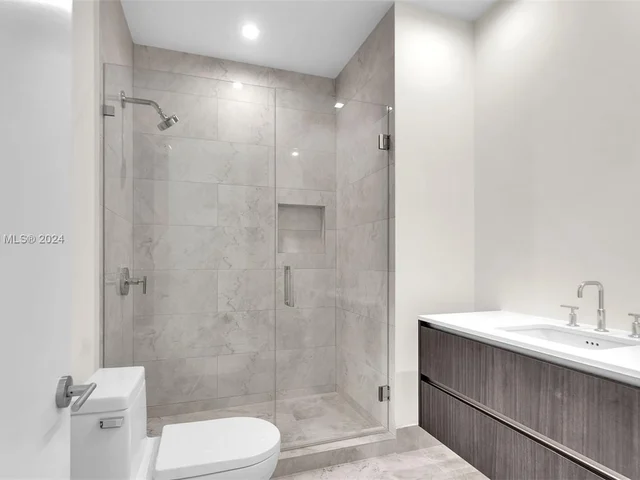 275 Giralda Ave # 6B, Coral Gables FL 33134