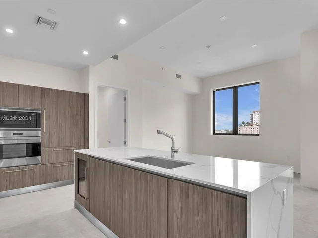 275 Giralda Ave # 6B, Coral Gables FL 33134