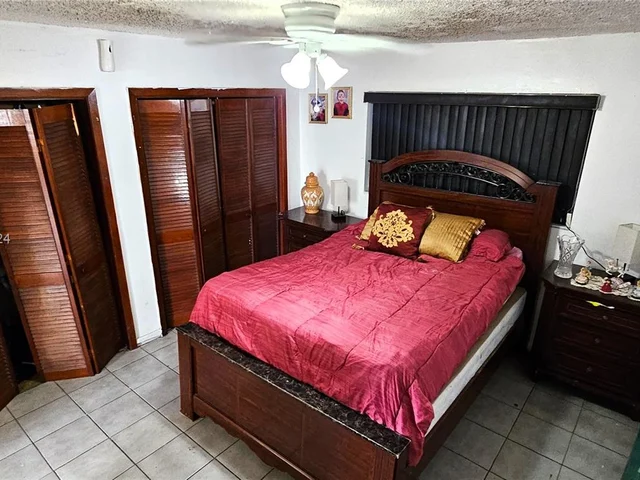 665 SE 7th Pl, Hialeah FL 33010