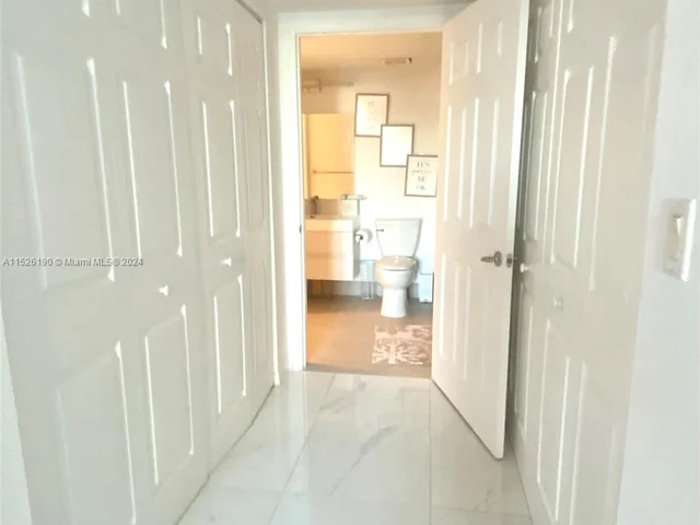 1155 Brickell Bay Dr # 2501, Miami FL 33131