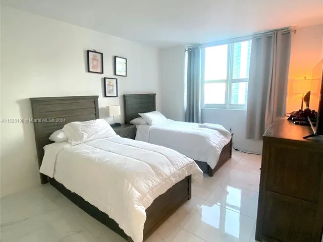 1155 Brickell Bay Dr # 2501, Miami FL 33131