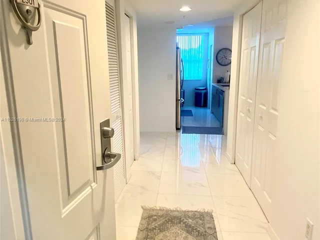 1155 Brickell Bay Dr # 2501, Miami FL 33131