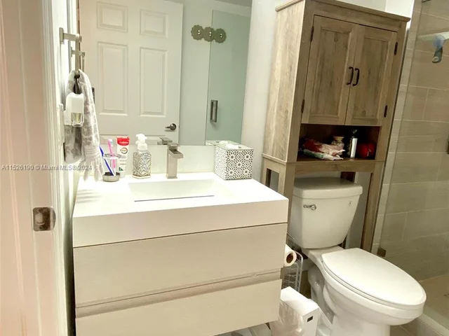 1155 Brickell Bay Dr # 2501, Miami FL 33131