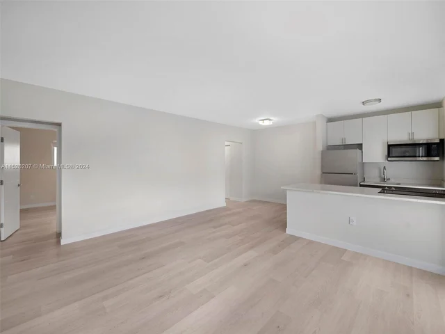 1525 Michigan Ave # 6, Miami Beach FL 33139