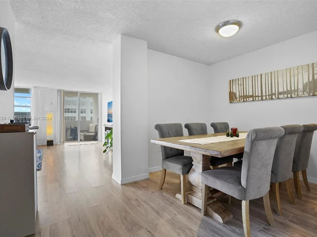 2780 NE 183rd St # 1906, Aventura FL 33160