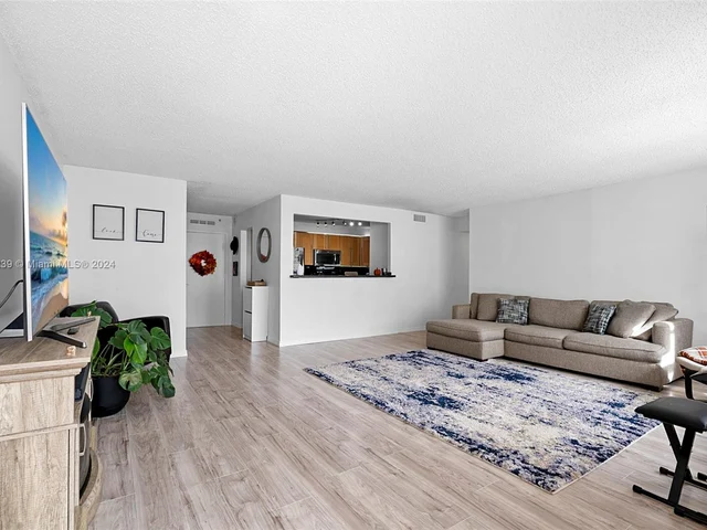 2780 NE 183rd St # 1906, Aventura FL 33160