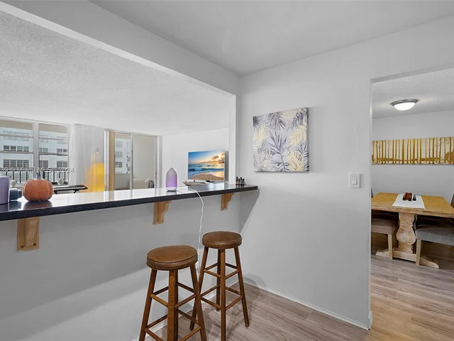 2780 NE 183rd St # 1906, Aventura FL 33160