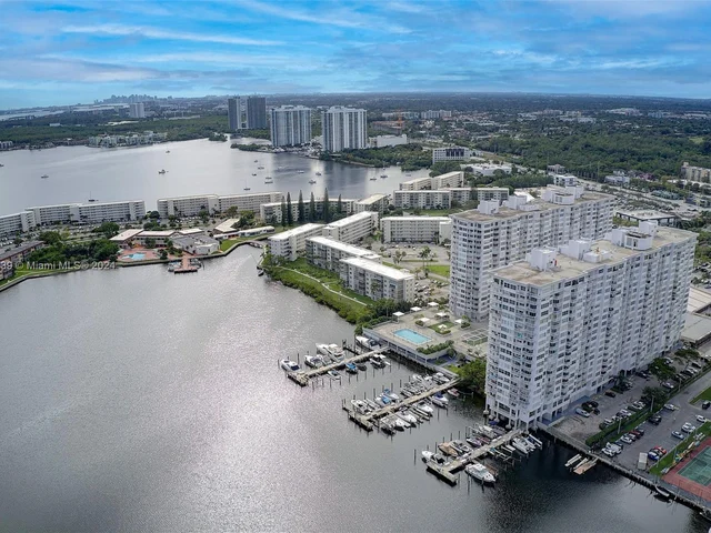 2780 NE 183rd St # 1906, Aventura FL 33160