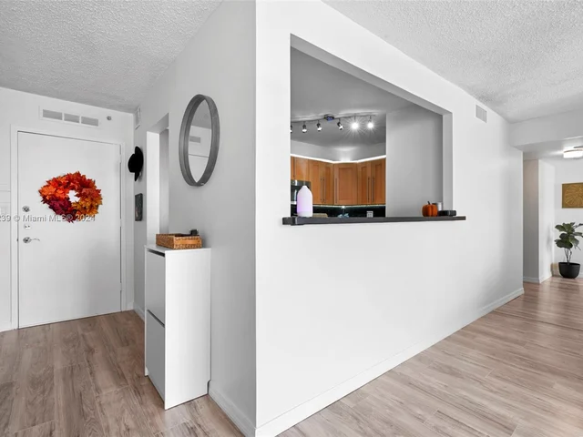 2780 NE 183rd St # 1906, Aventura FL 33160