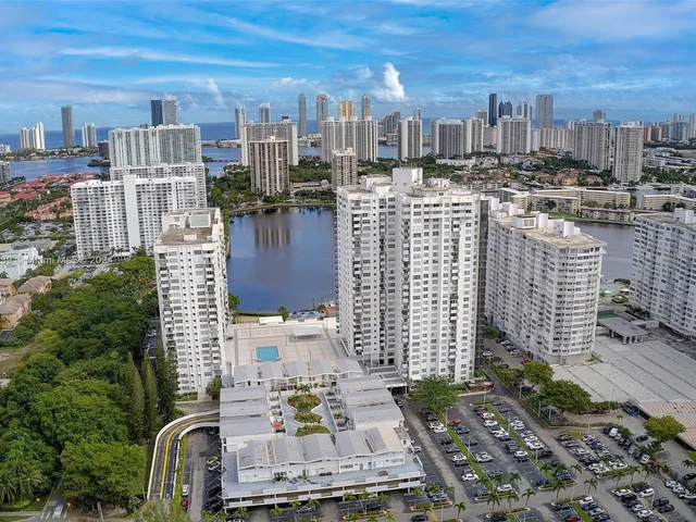 2780 NE 183rd St # 1906, Aventura FL 33160