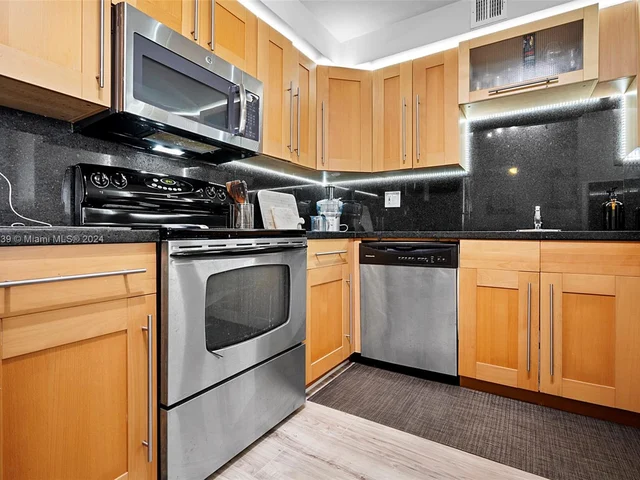 2780 NE 183rd St # 1906, Aventura FL 33160