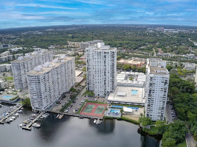 2780 NE 183rd St # 1906, Aventura FL 33160