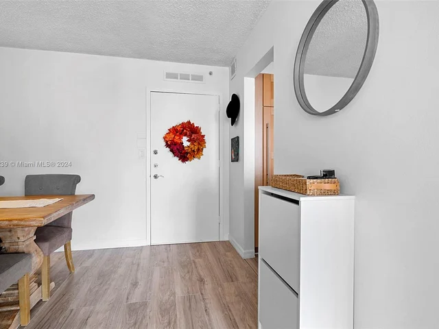 2780 NE 183rd St # 1906, Aventura FL 33160