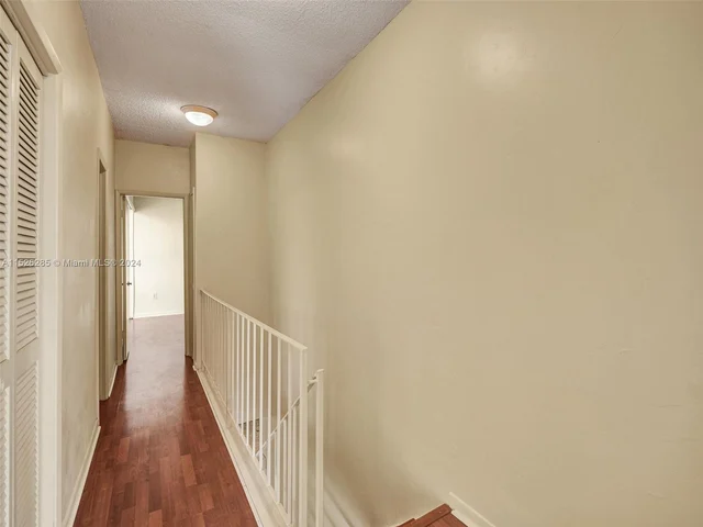 9139 Fontainebleau Blvd # 8, Miami FL 33172