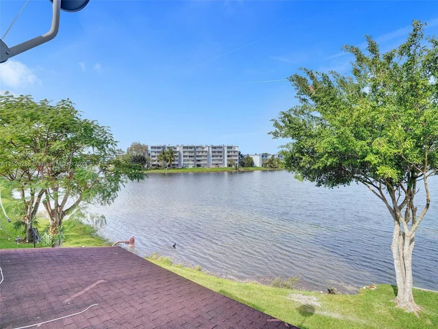 9139 Fontainebleau Blvd # 8, Miami FL 33172