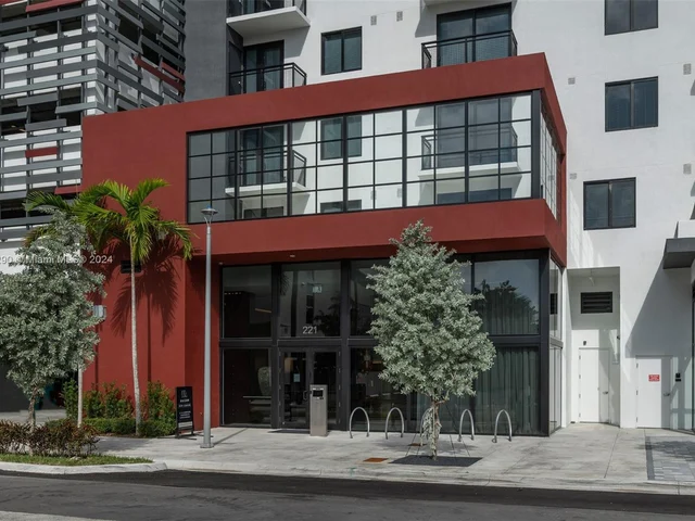 221 SW 12th St, Miami FL 33130