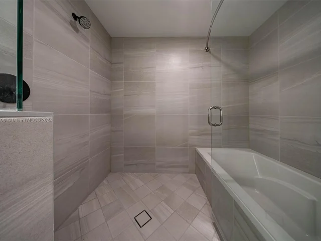 221 SW 12th St, Miami FL 33130