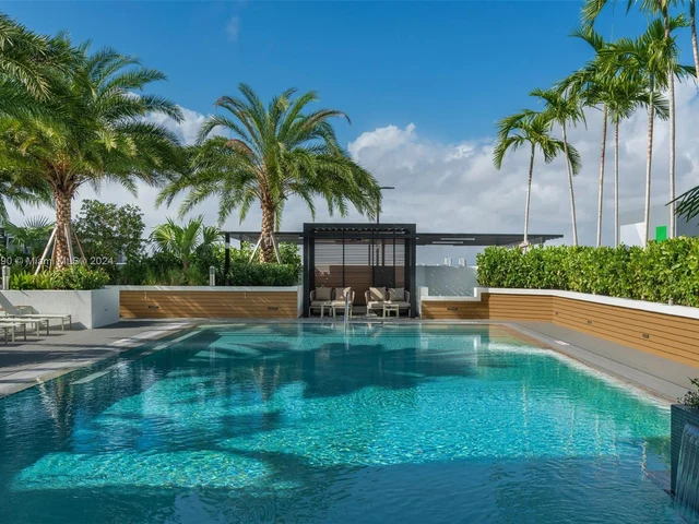 221 SW 12th St, Miami FL 33130