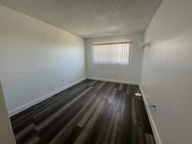 3700 NW 21st St # 409, Lauderdale Lakes FL 33311