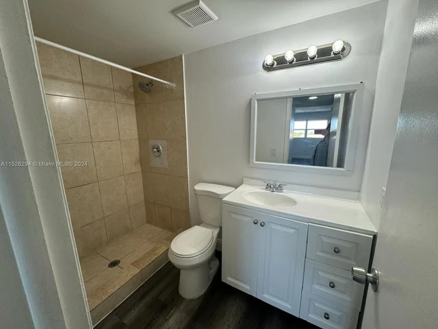 3700 NW 21st St # 409, Lauderdale Lakes FL 33311