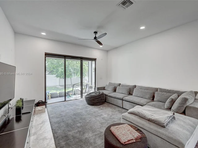 4944 Whispering Way # 4944, Dania Beach FL 33312