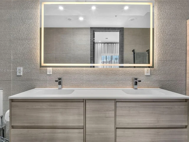 2401 N Ocean Blvd # 303, Fort Lauderdale FL 33305