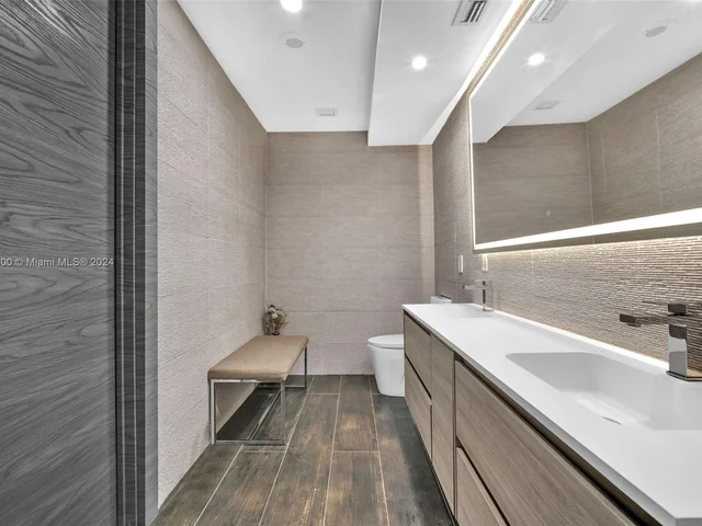 2401 N Ocean Blvd # 303, Fort Lauderdale FL 33305