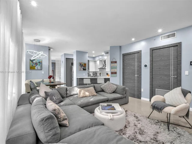 2401 N Ocean Blvd # 303, Fort Lauderdale FL 33305