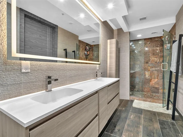 2401 N Ocean Blvd # 303, Fort Lauderdale FL 33305