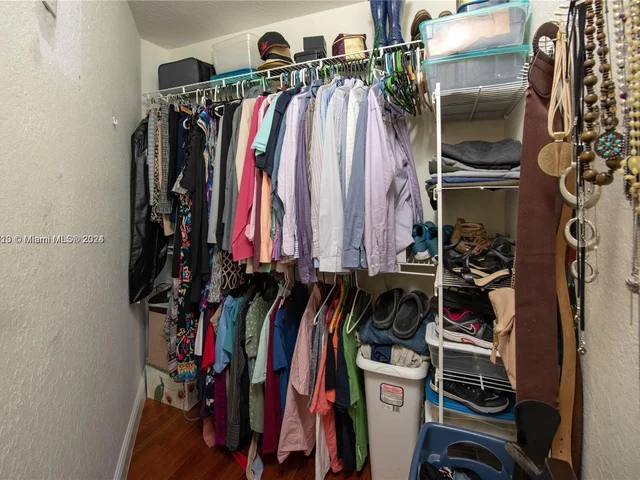 9008 NW 54th St # 9008, Sunrise FL 33351